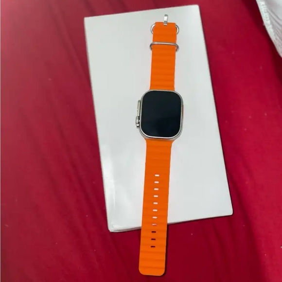 Apple Watch Ultra 2 - Picture 2 of 6